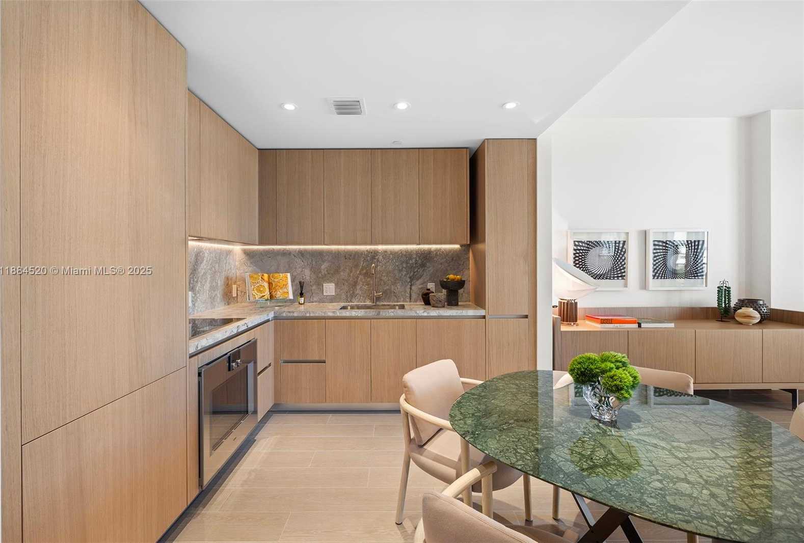 Small Image of 500 ALTON RD #1006, Miami Beach Number 18