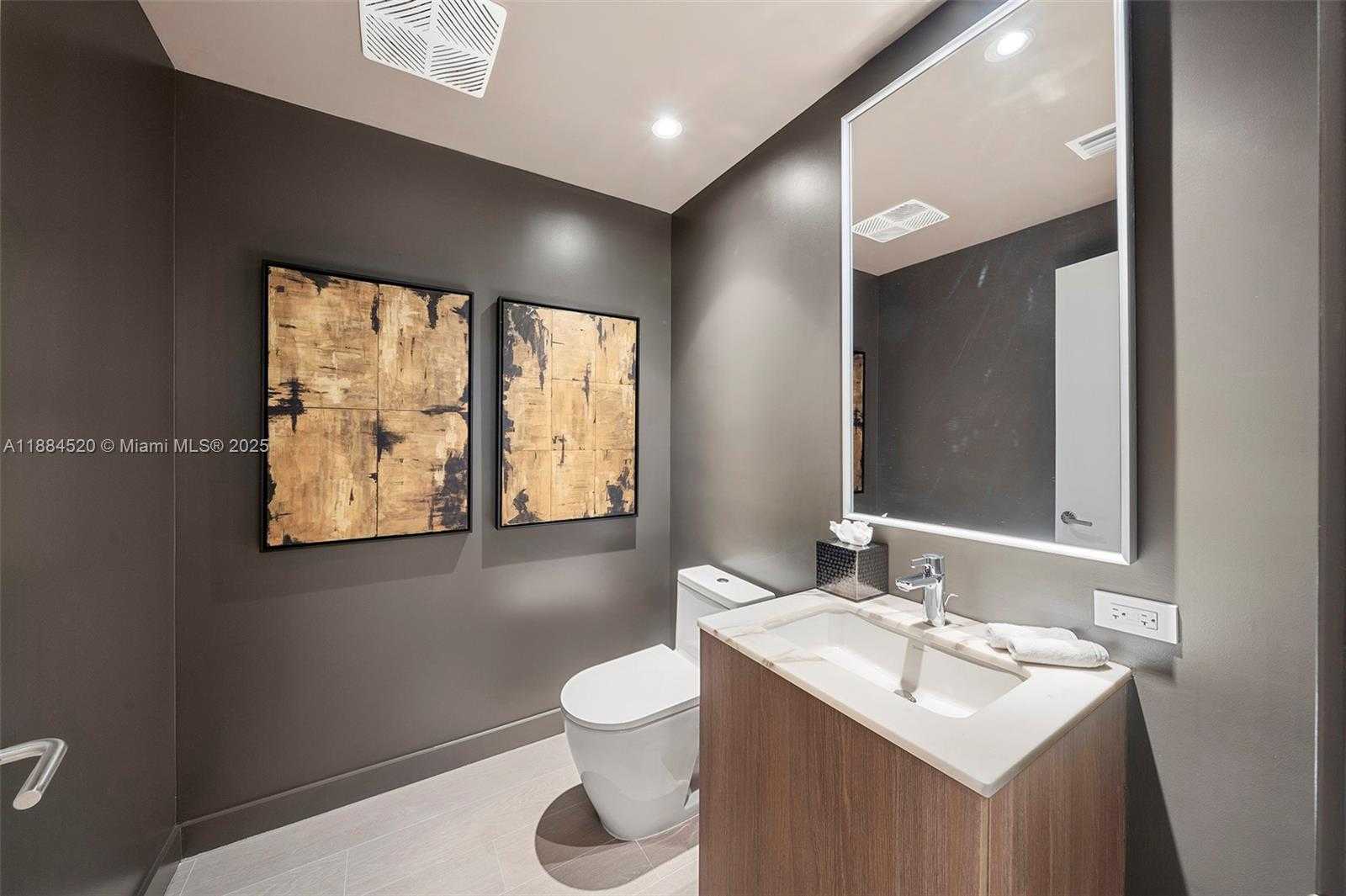 Small Image of 500 ALTON RD #1006, Miami Beach Number 4