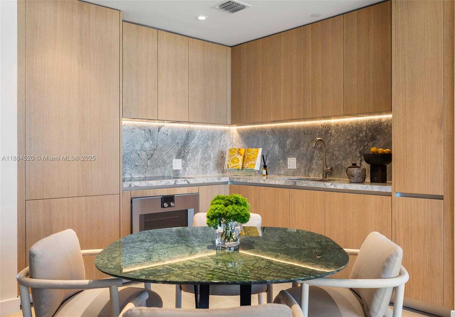 Small Image of 500 ALTON RD #1006, Miami Beach Number 5