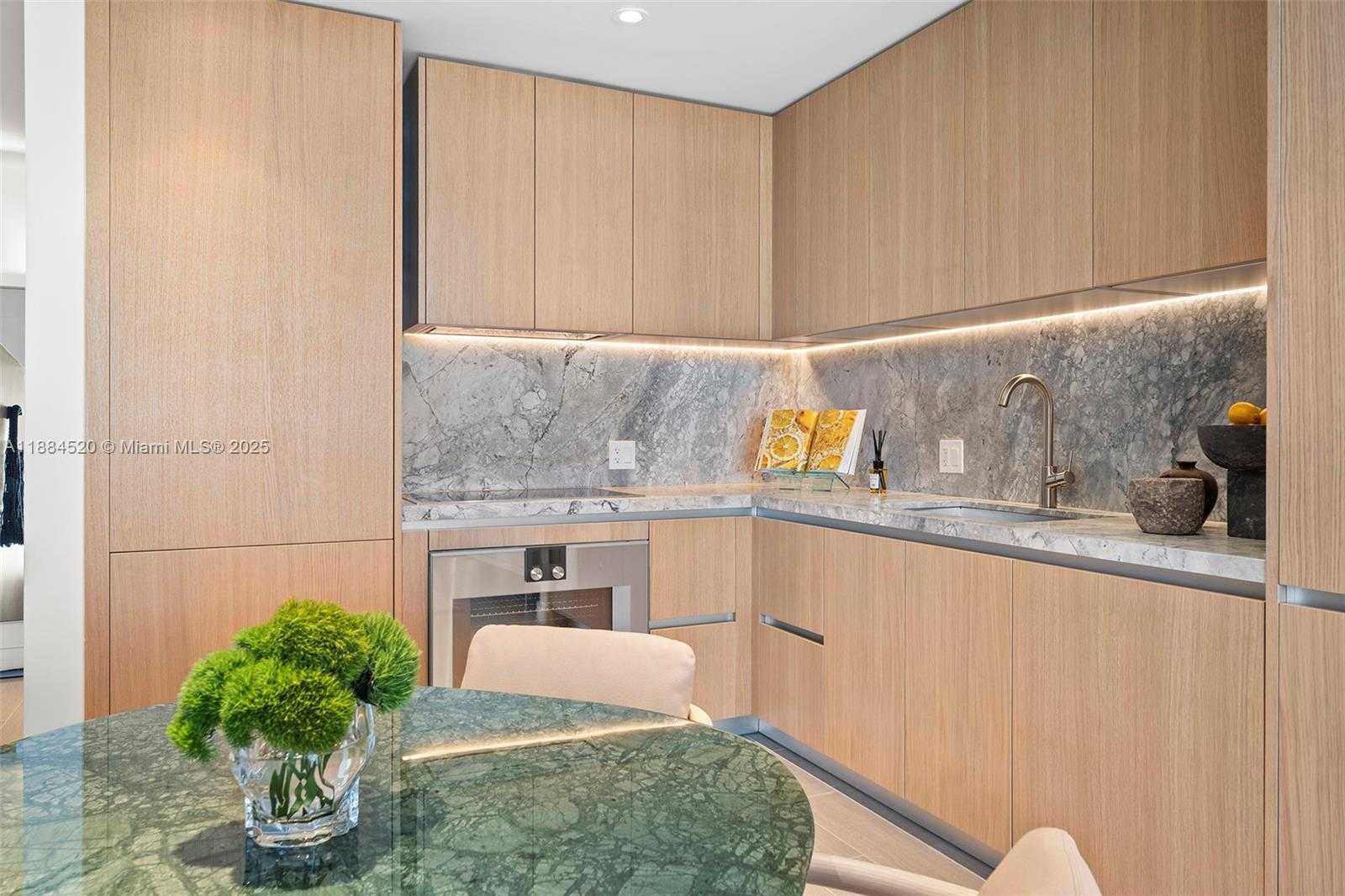 Small Image of 500 ALTON RD #1006, Miami Beach Number 7