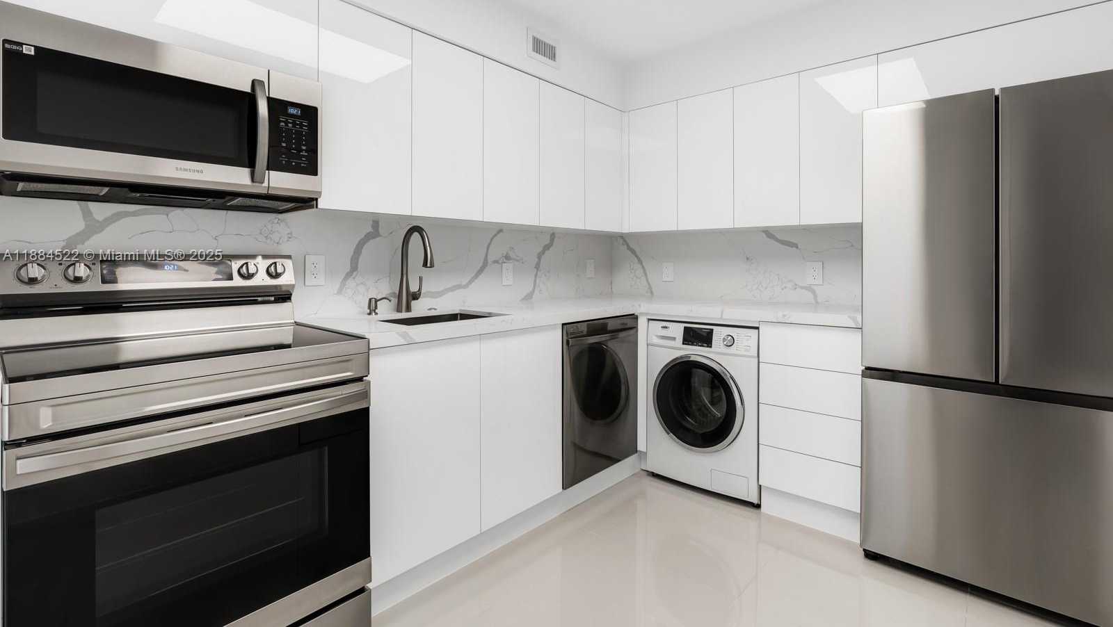 Small Image of 6770 INDIAN CREEK DR #10E, Miami Beach Number 11