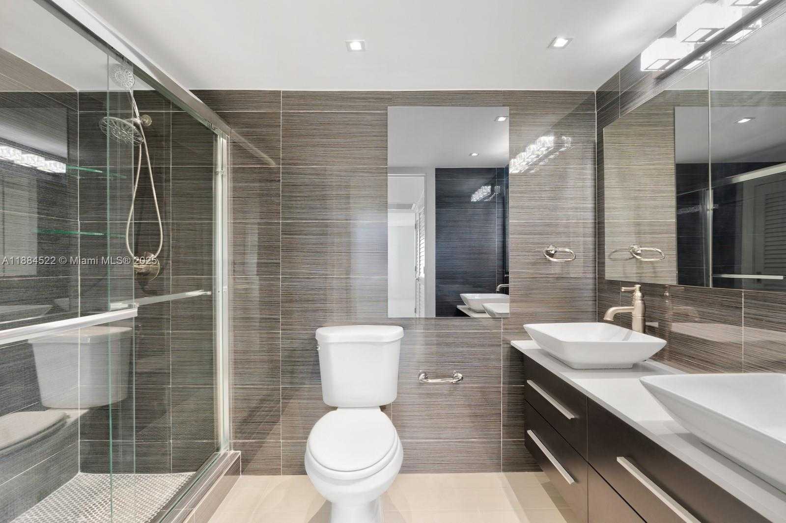 Small Image of 6770 INDIAN CREEK DR #10E, Miami Beach Number 16