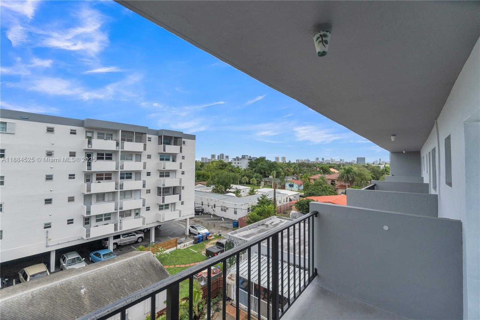 Small Image of 1750 JEFFERSON ST #502, Hollywood Number 32