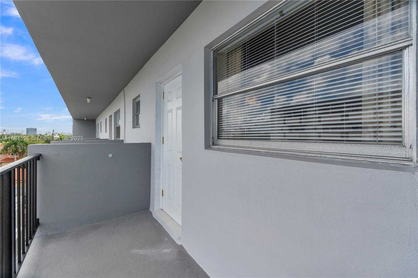 Small Image of 1750 JEFFERSON ST #502, Hollywood Number 33