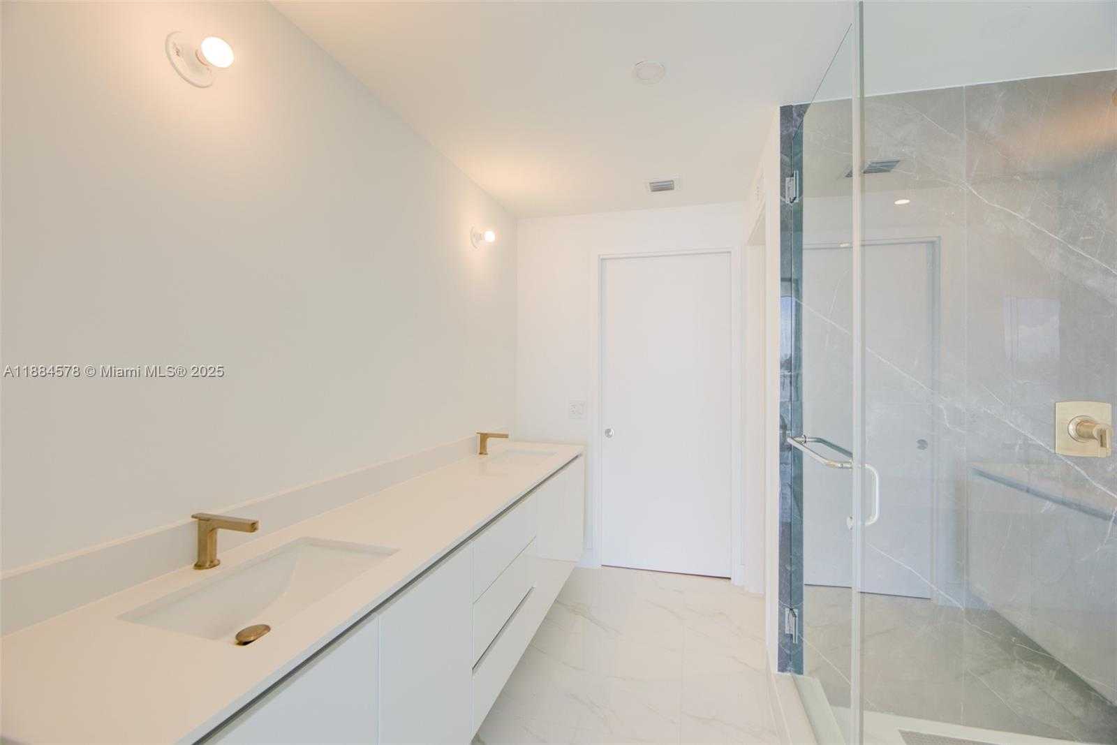 Small Image of 700 NE 24TH ST #903, Miami Number 14