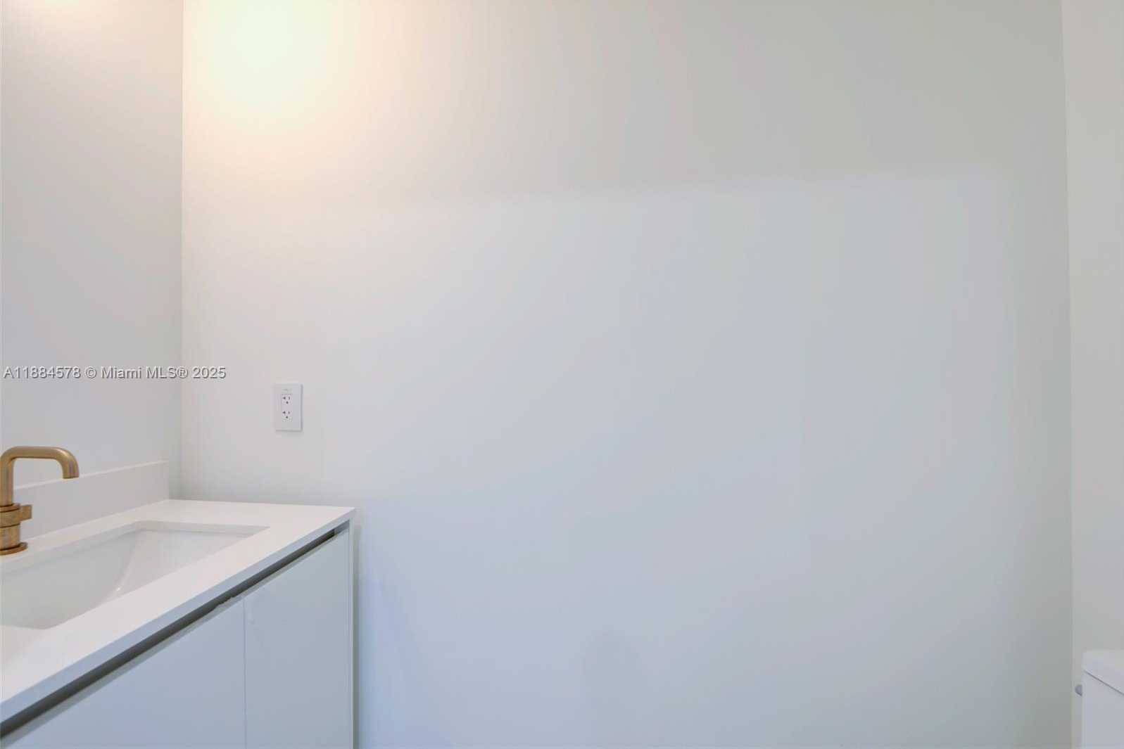 Small Image of 700 NE 24TH ST #903, Miami Number 23