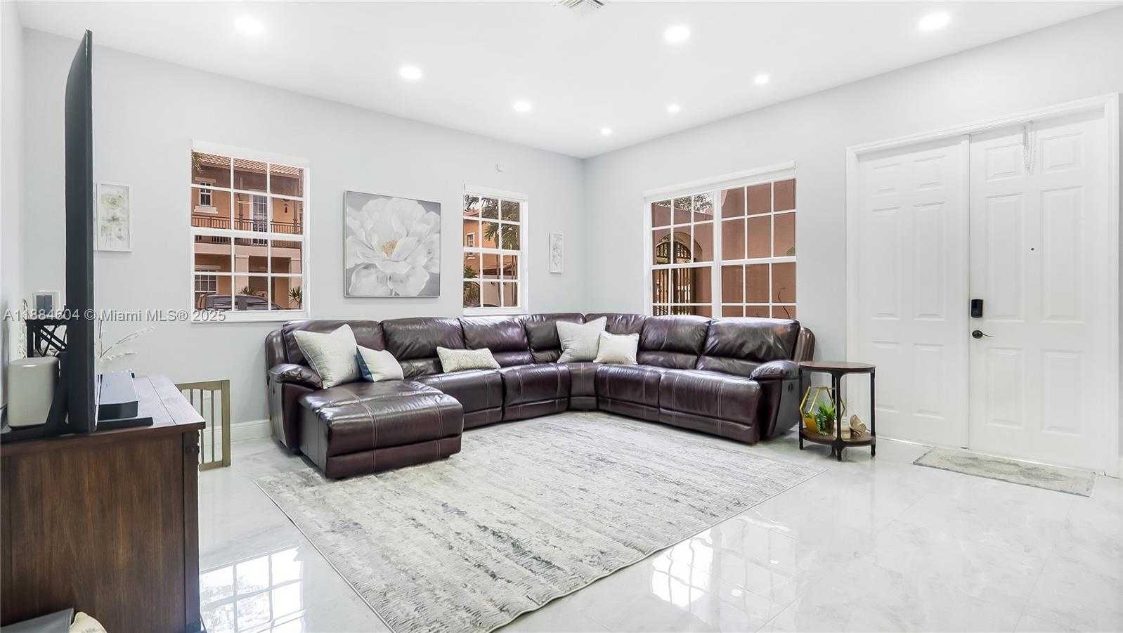Small Image of 14709 SOUTH WEST 6TH ST, Pembroke Pines Number 11