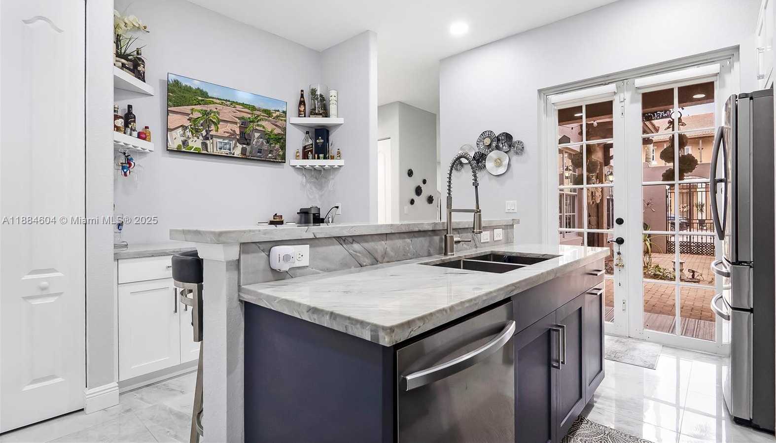 Small Image of 14709 SOUTH WEST 6TH ST, Pembroke Pines Number 15