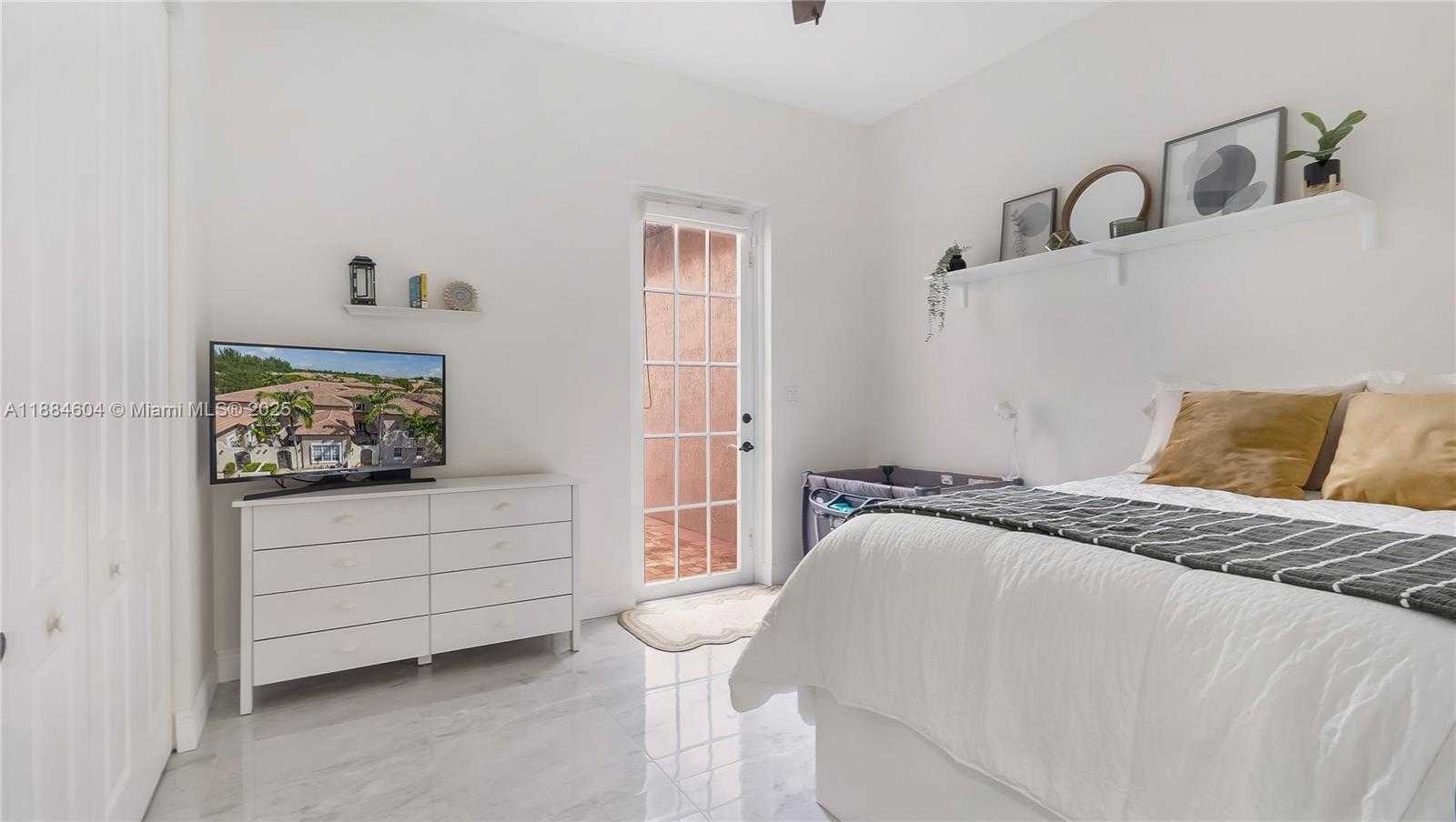 Small Image of 14709 SOUTH WEST 6TH ST, Pembroke Pines Number 21