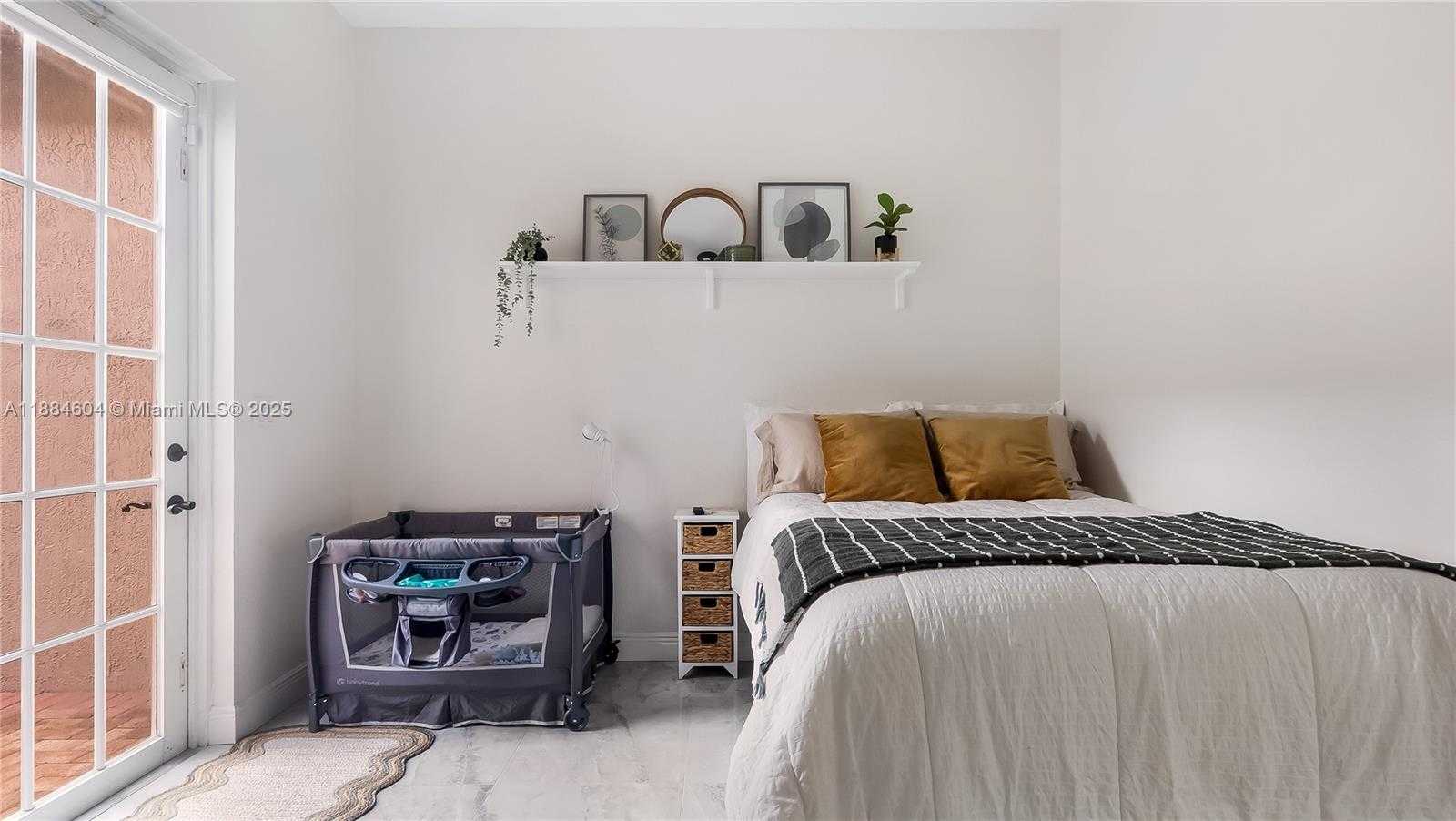 Small Image of 14709 SOUTH WEST 6TH ST, Pembroke Pines Number 22