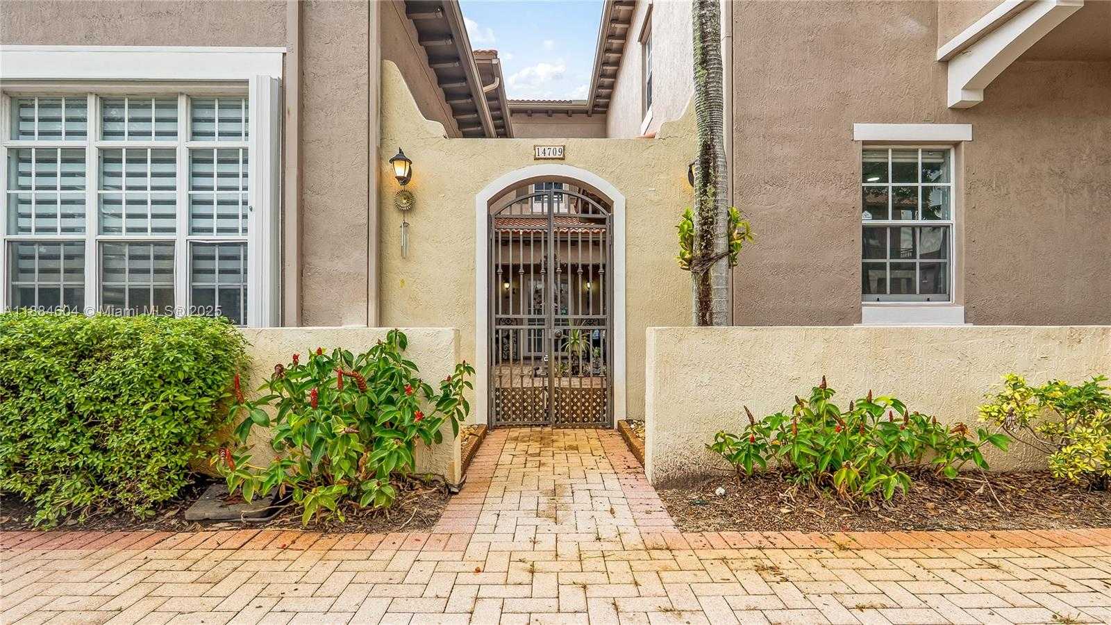 Small Image of 14709 SOUTH WEST 6TH ST, Pembroke Pines Number 3