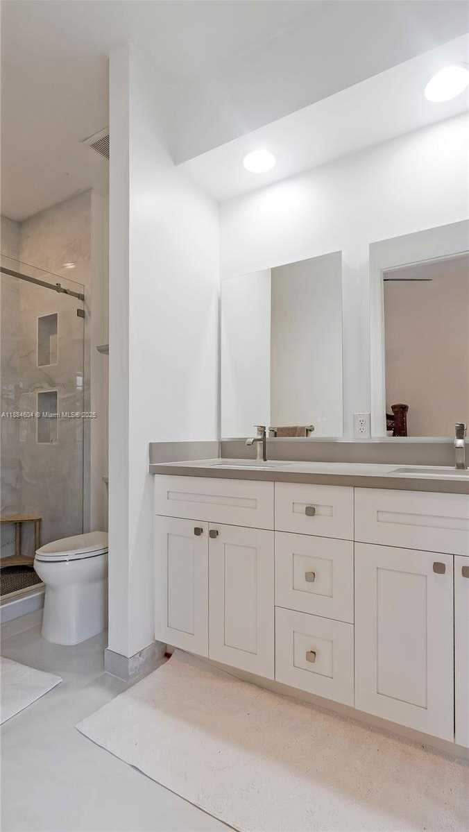 Small Image of 14709 SOUTH WEST 6TH ST, Pembroke Pines Number 32