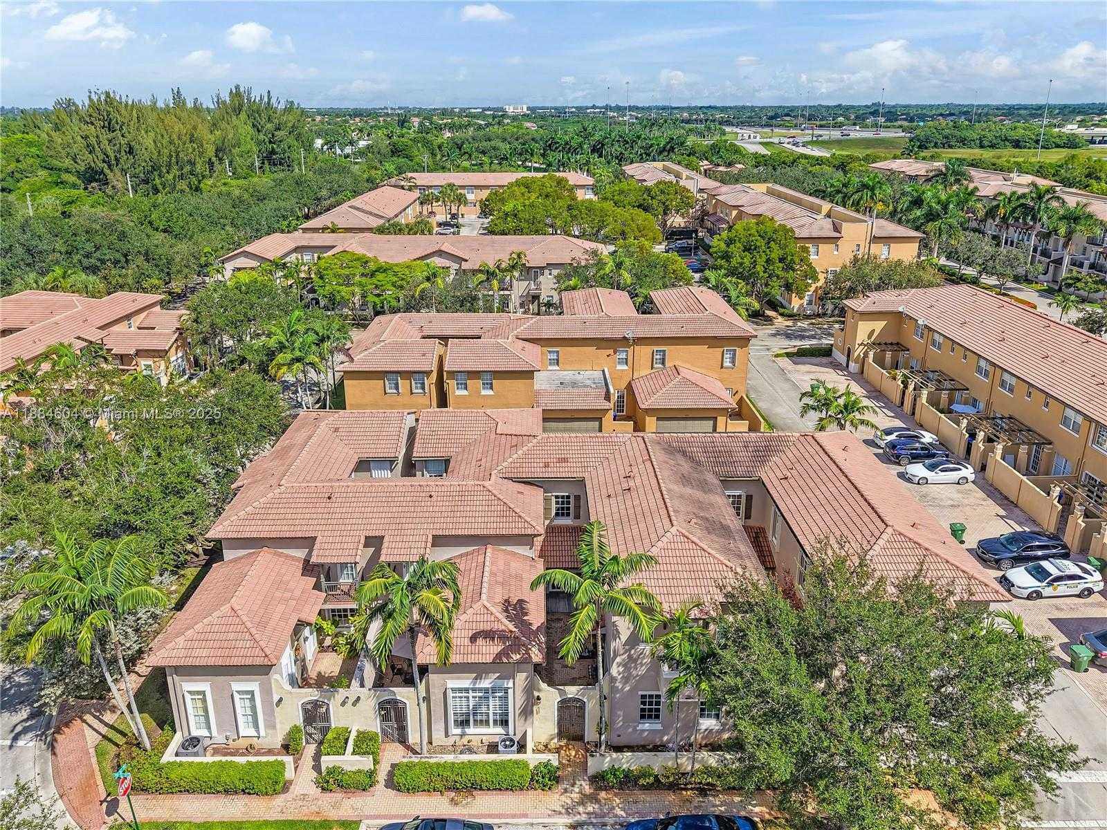 Small Image of 14709 SOUTH WEST 6TH ST, Pembroke Pines Number 44