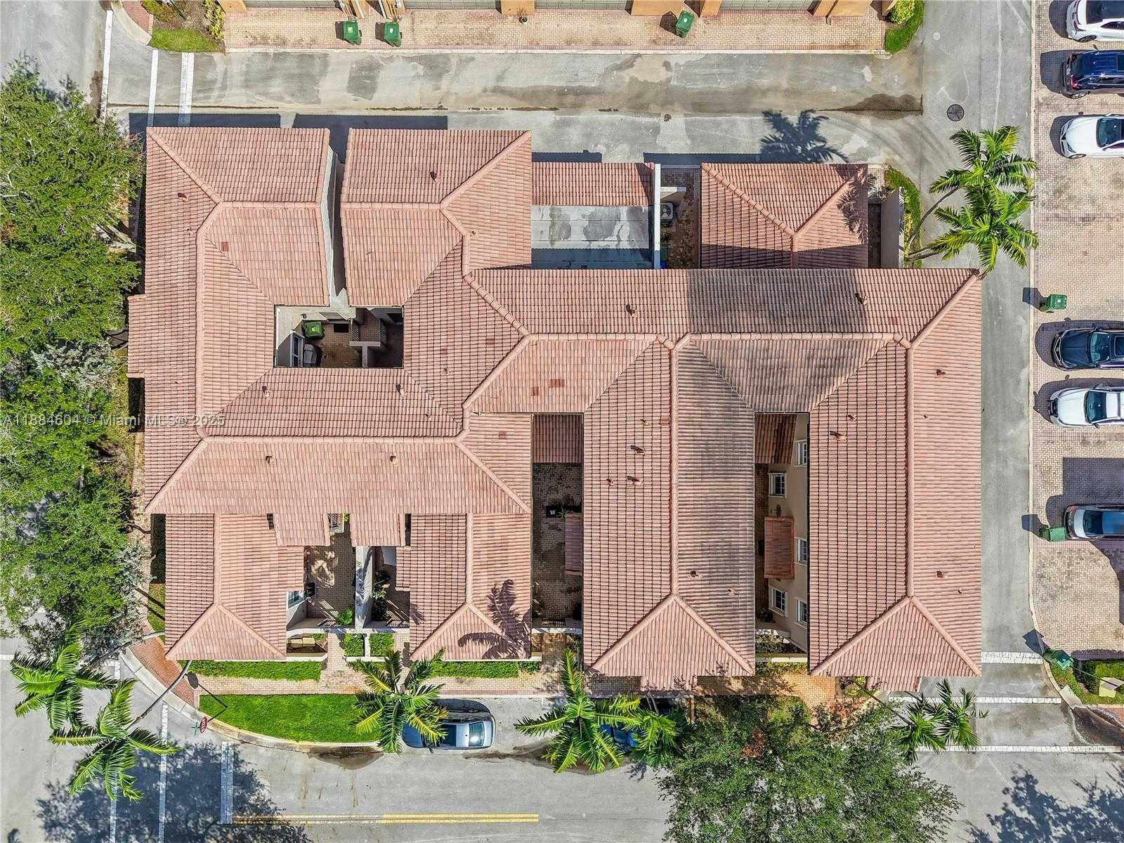 Small Image of 14709 SOUTH WEST 6TH ST, Pembroke Pines Number 45