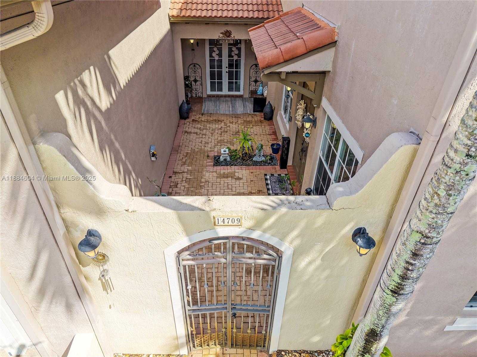 Small Image of 14709 SOUTH WEST 6TH ST, Pembroke Pines Number 46