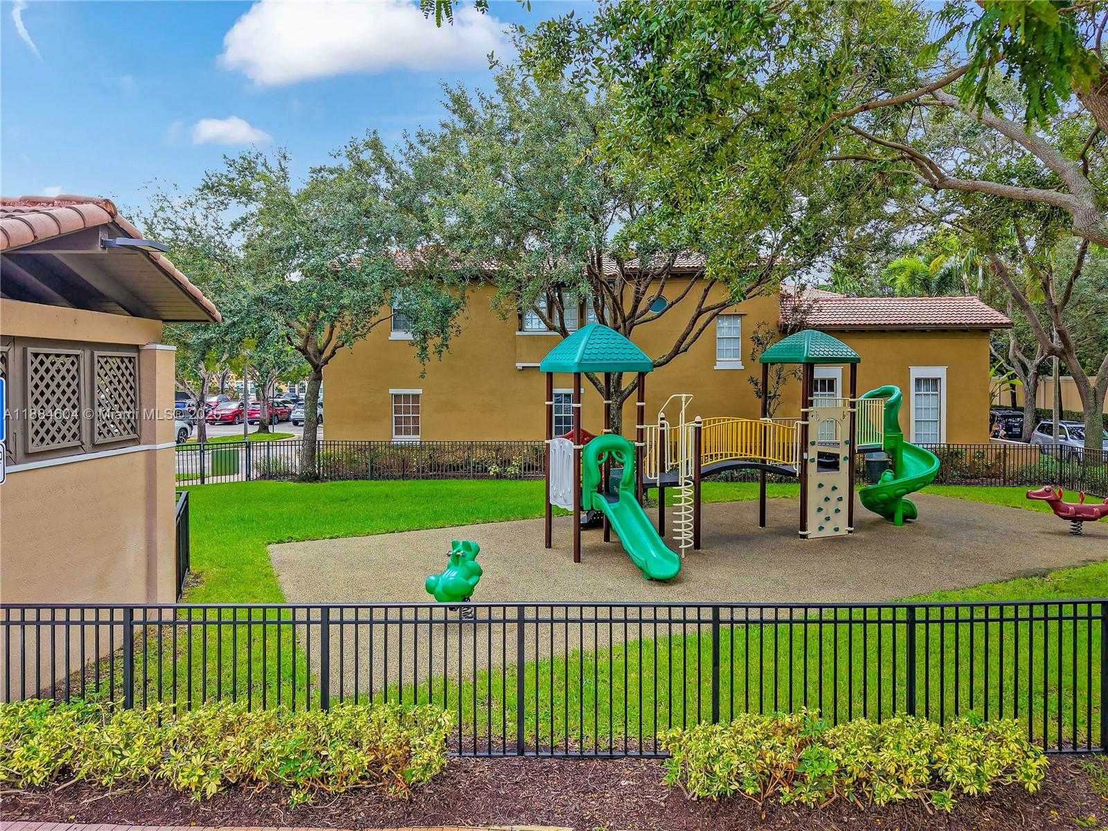 Small Image of 14709 SOUTH WEST 6TH ST, Pembroke Pines Number 54