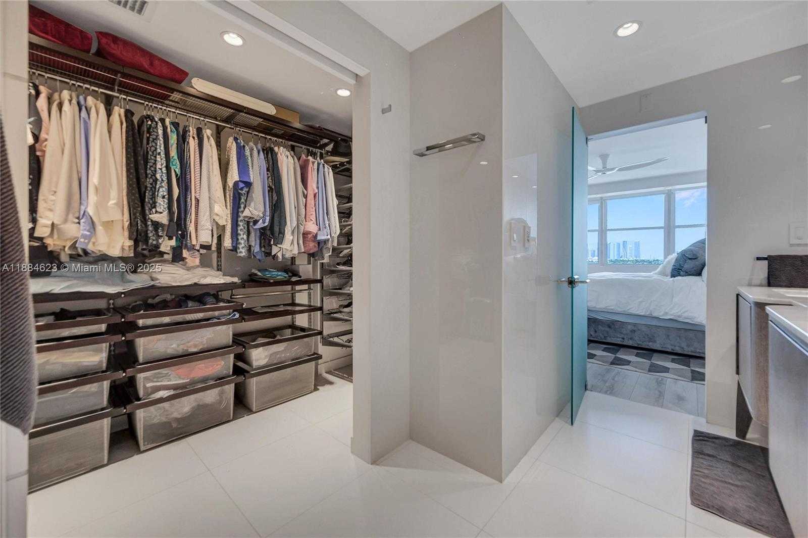 Small Image of 3 ISLAND AVE #08I, Miami Beach Number 37