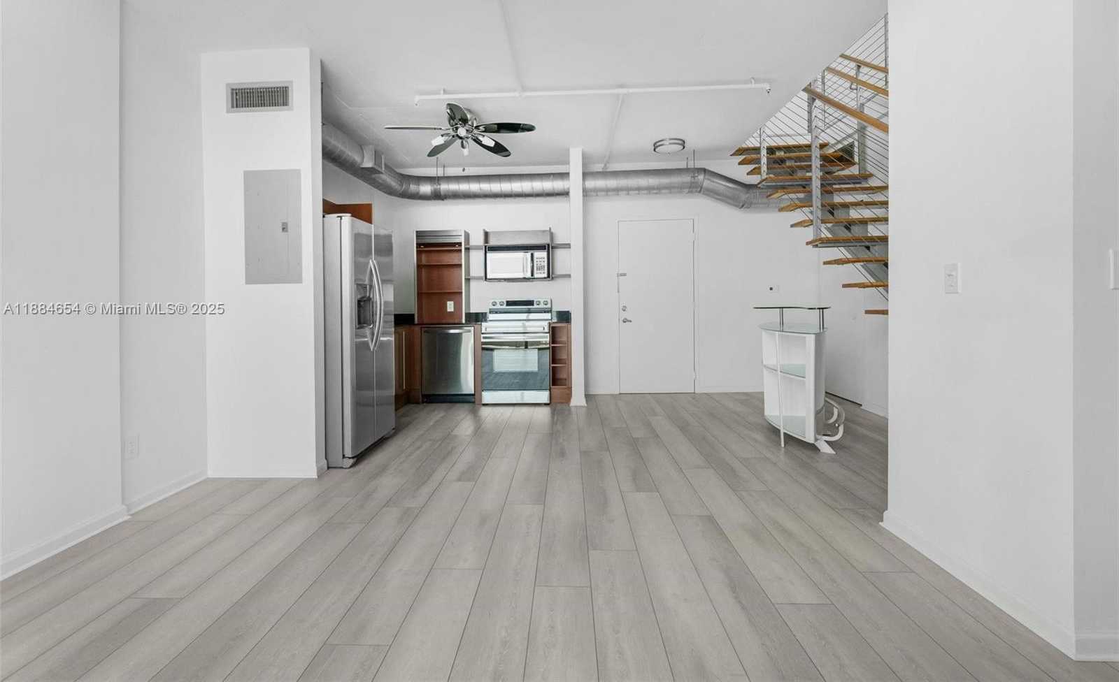 Small Image of 690 SW 1 CT #PHII 19, Miami Number 12