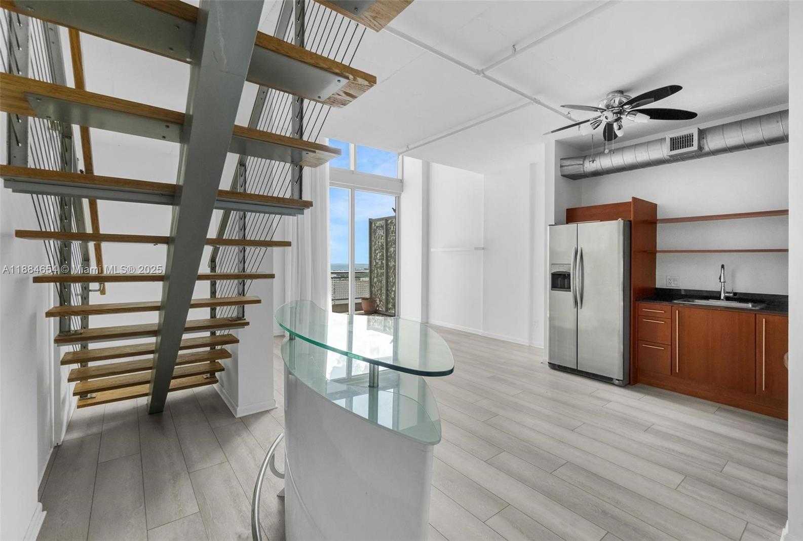 Small Image of 690 SW 1 CT #PHII 19, Miami Number 2