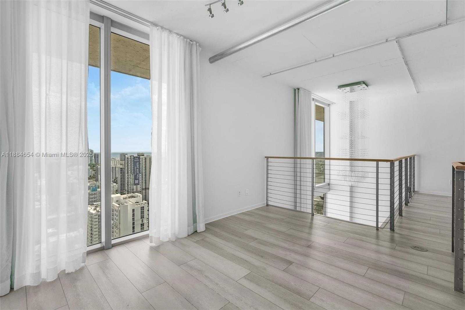 Small Image of 690 SW 1 CT #PHII 19, Miami Number 27