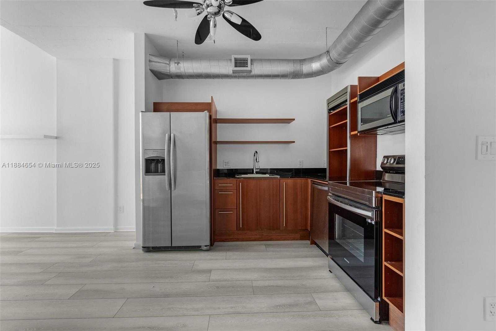 Small Image of 690 SW 1 CT #PHII 19, Miami Number 3