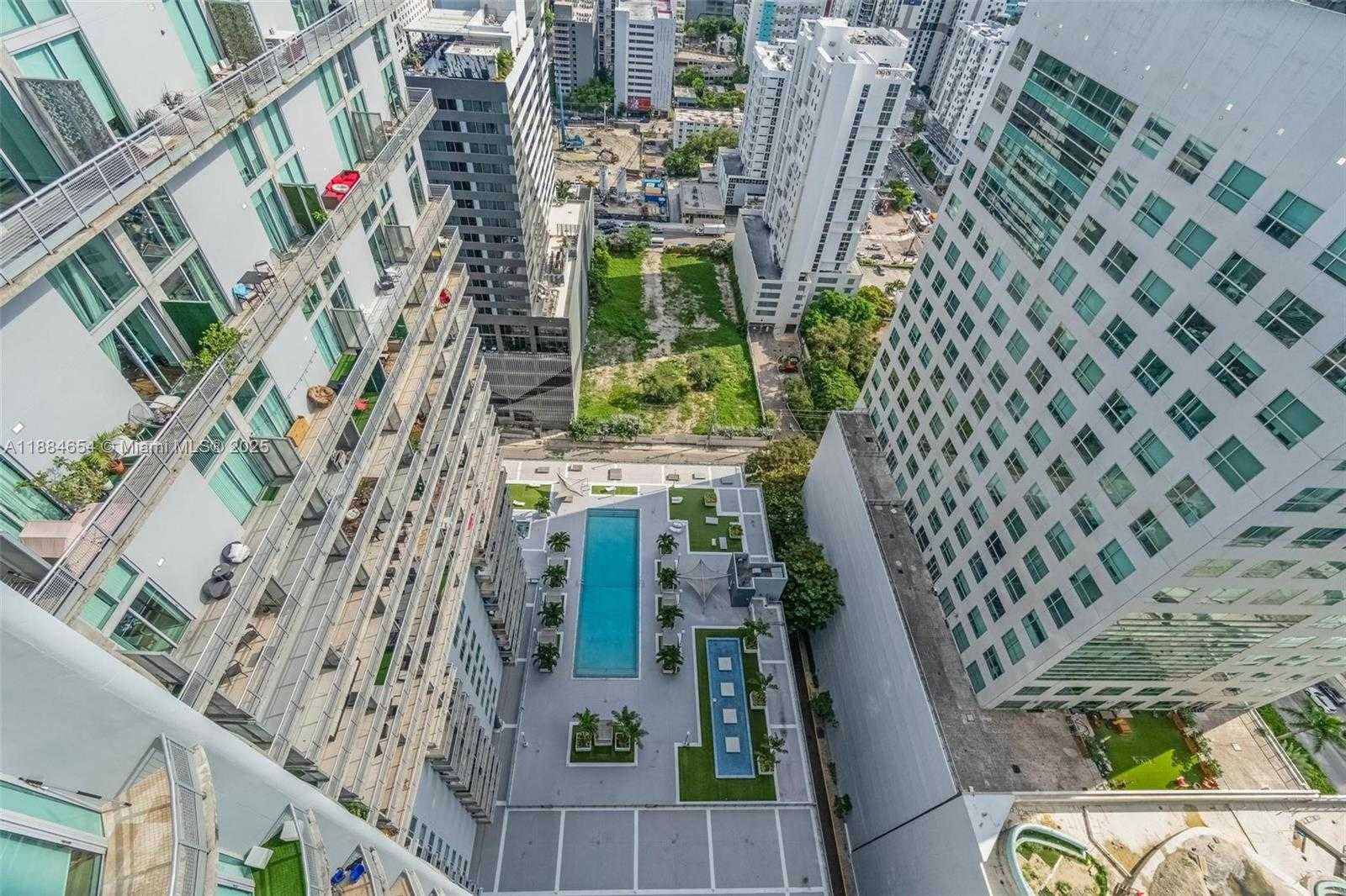 Small Image of 690 SW 1 CT #PHII 19, Miami Number 38