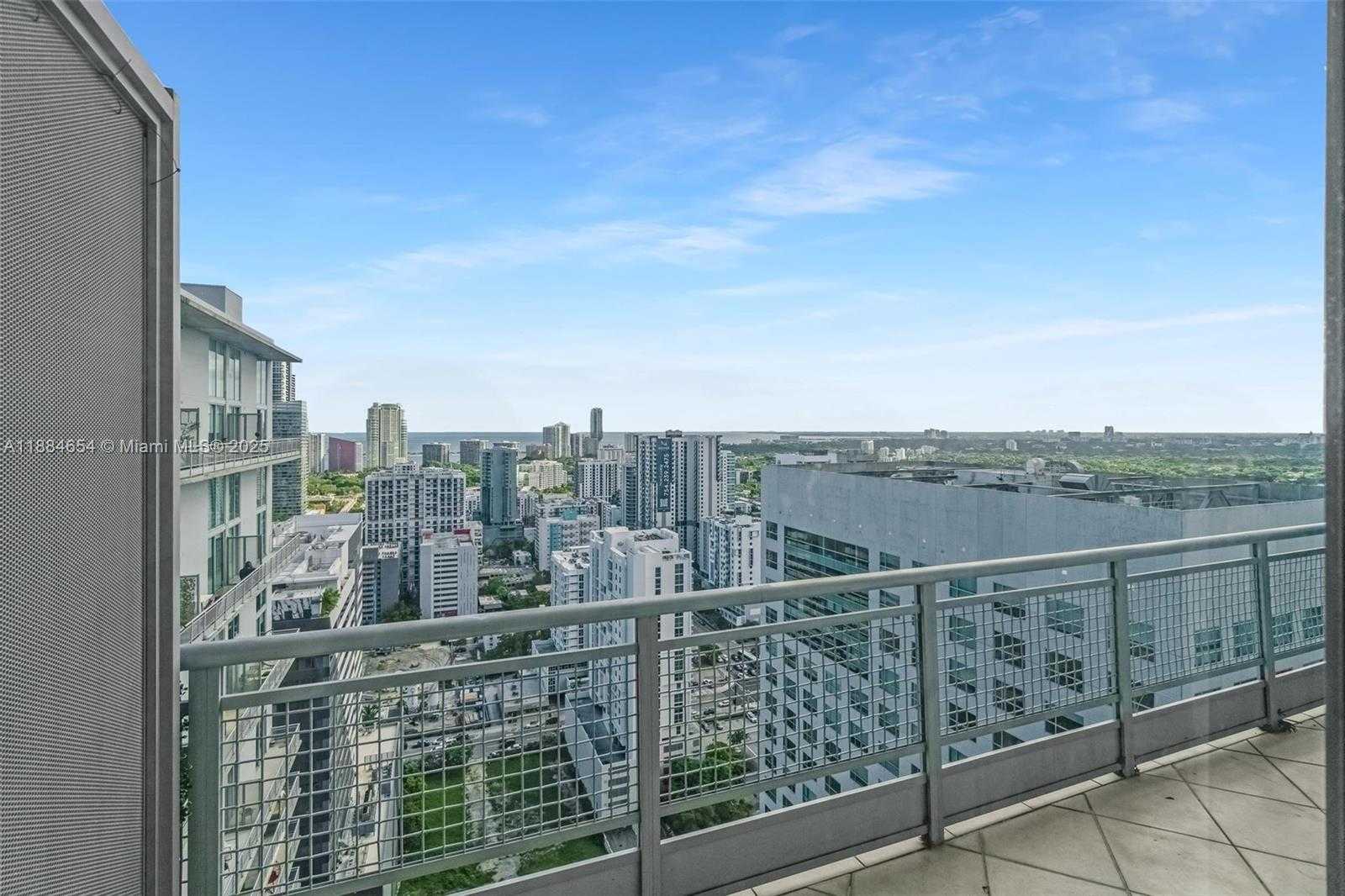 Small Image of 690 SW 1 CT #PHII 19, Miami Number 41
