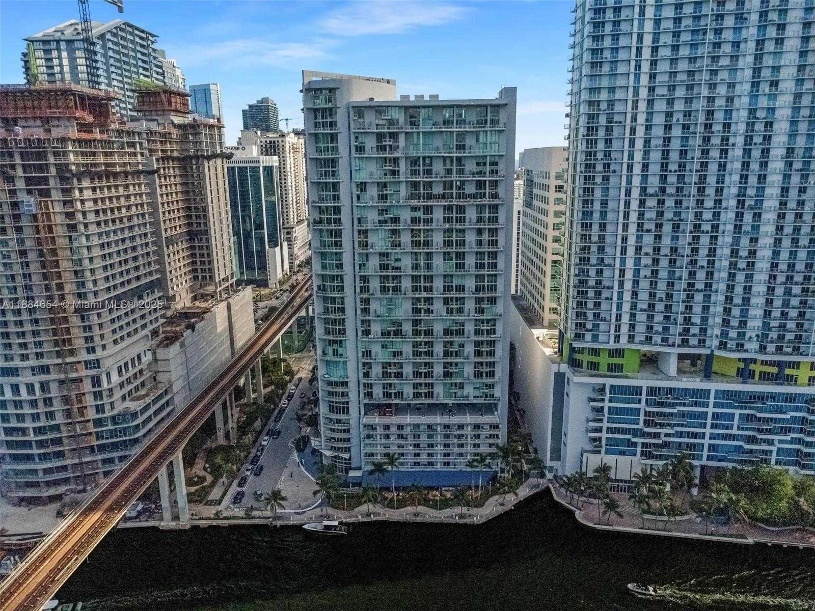 Small Image of 690 SW 1 CT #PHII 19, Miami Number 42