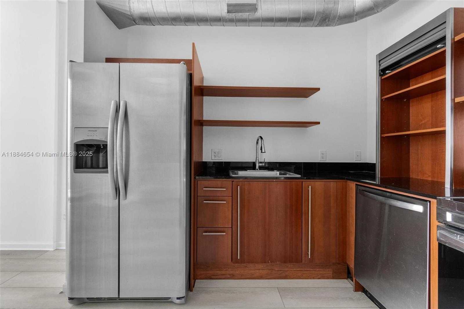 Small Image of 690 SW 1 CT #PHII 19, Miami Number 8