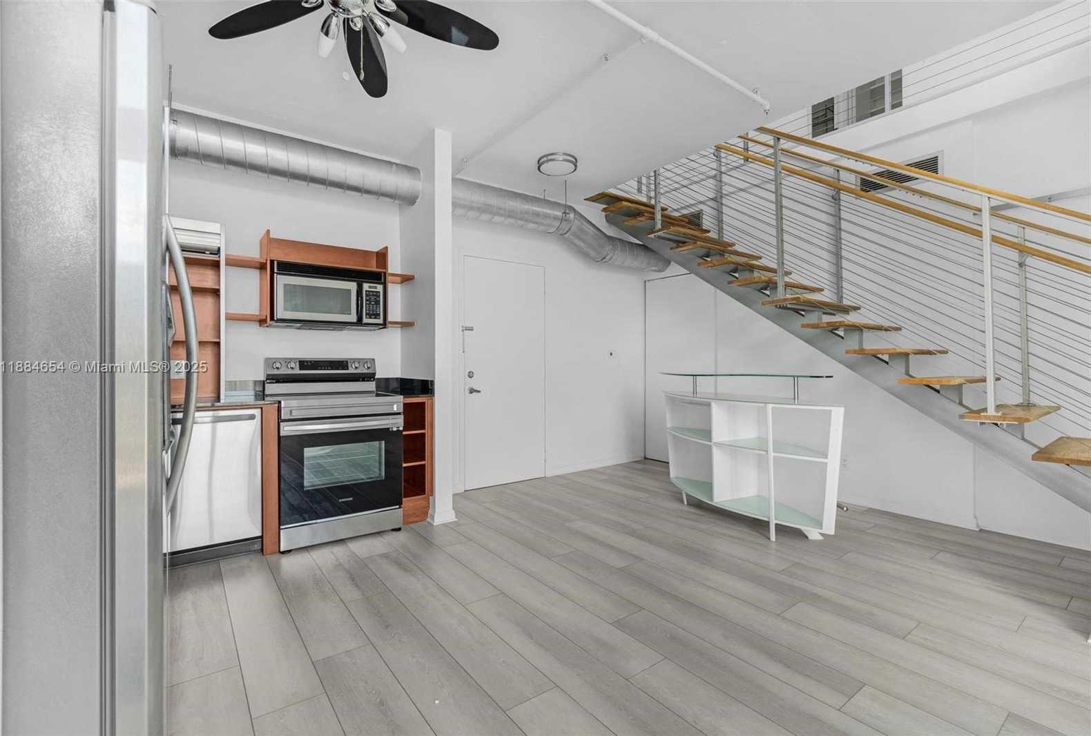Small Image of 690 SW 1 CT #PHII 19, Miami Number 9