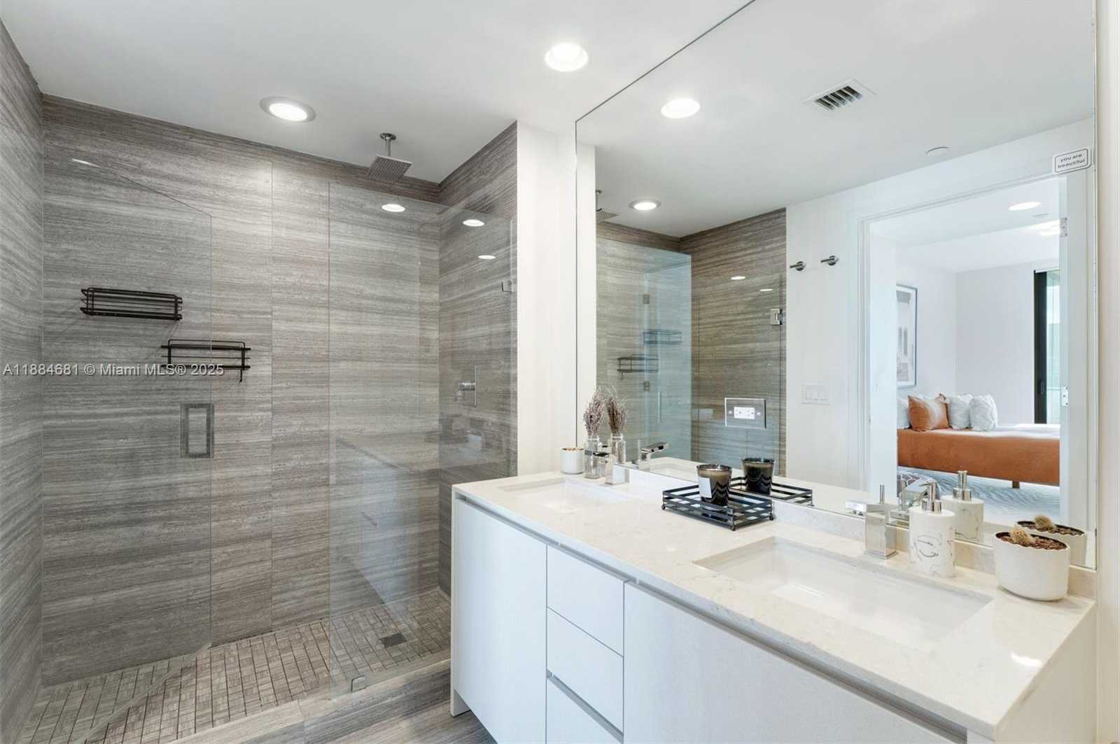 Small Image of 1010 BRICKELL AVE #3004, Miami Number 12
