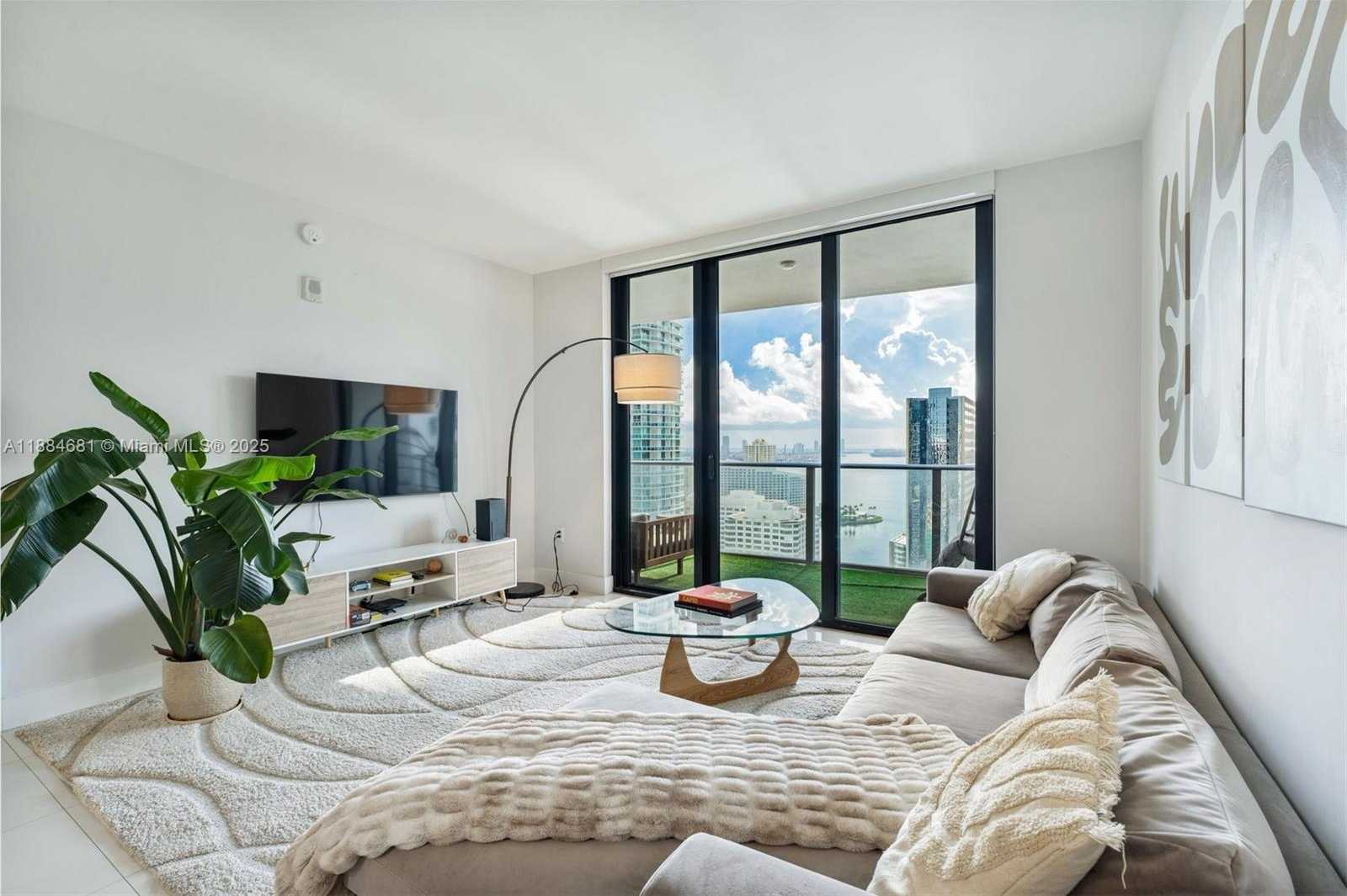 Small Image of 1010 BRICKELL AVE #3004, Miami Number 2