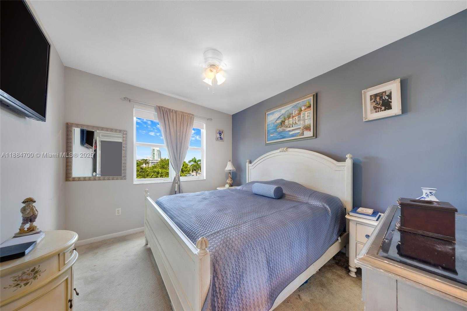 Small Image of 7910 HARBOR ISLAND DR #406, North Bay Village Number 25