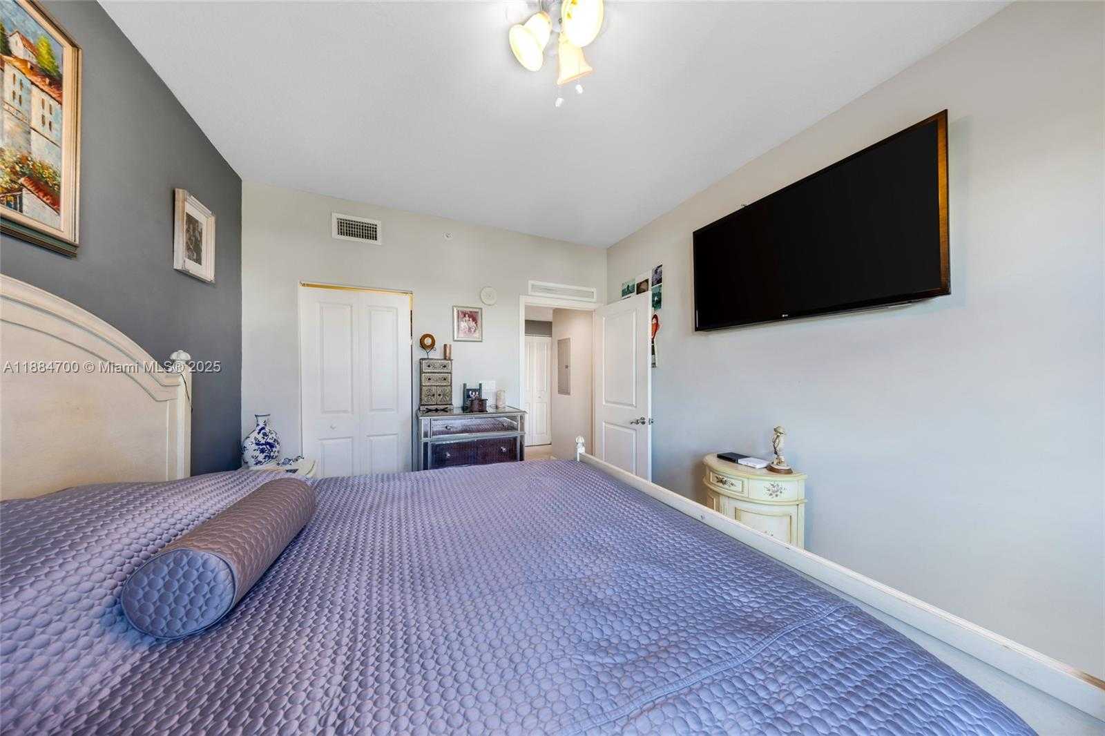 Small Image of 7910 HARBOR ISLAND DR #406, North Bay Village Number 26