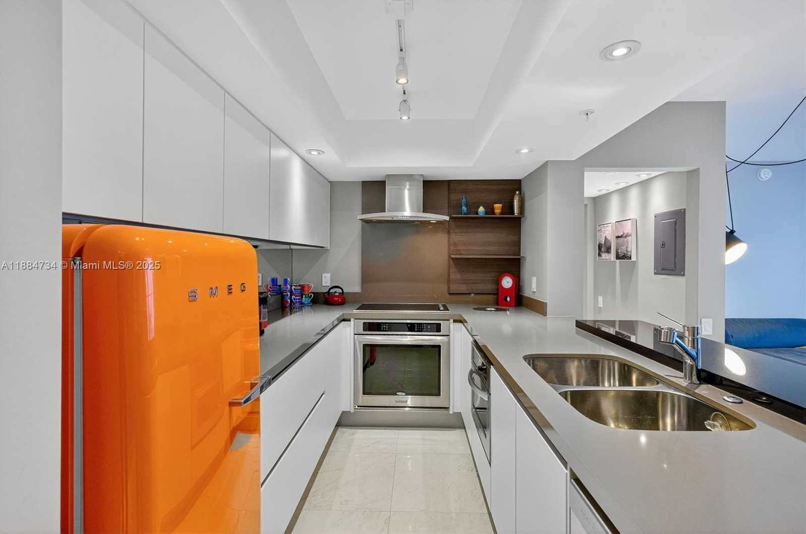 Small Image of 1500 OCEAN DR #507, Miami Beach Number 6