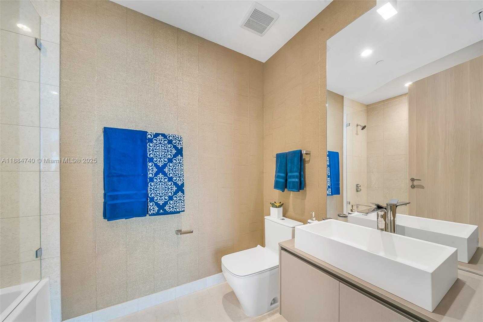 Small Image of 1000 BRICKELL PLZ #PH5807, Miami Number 23