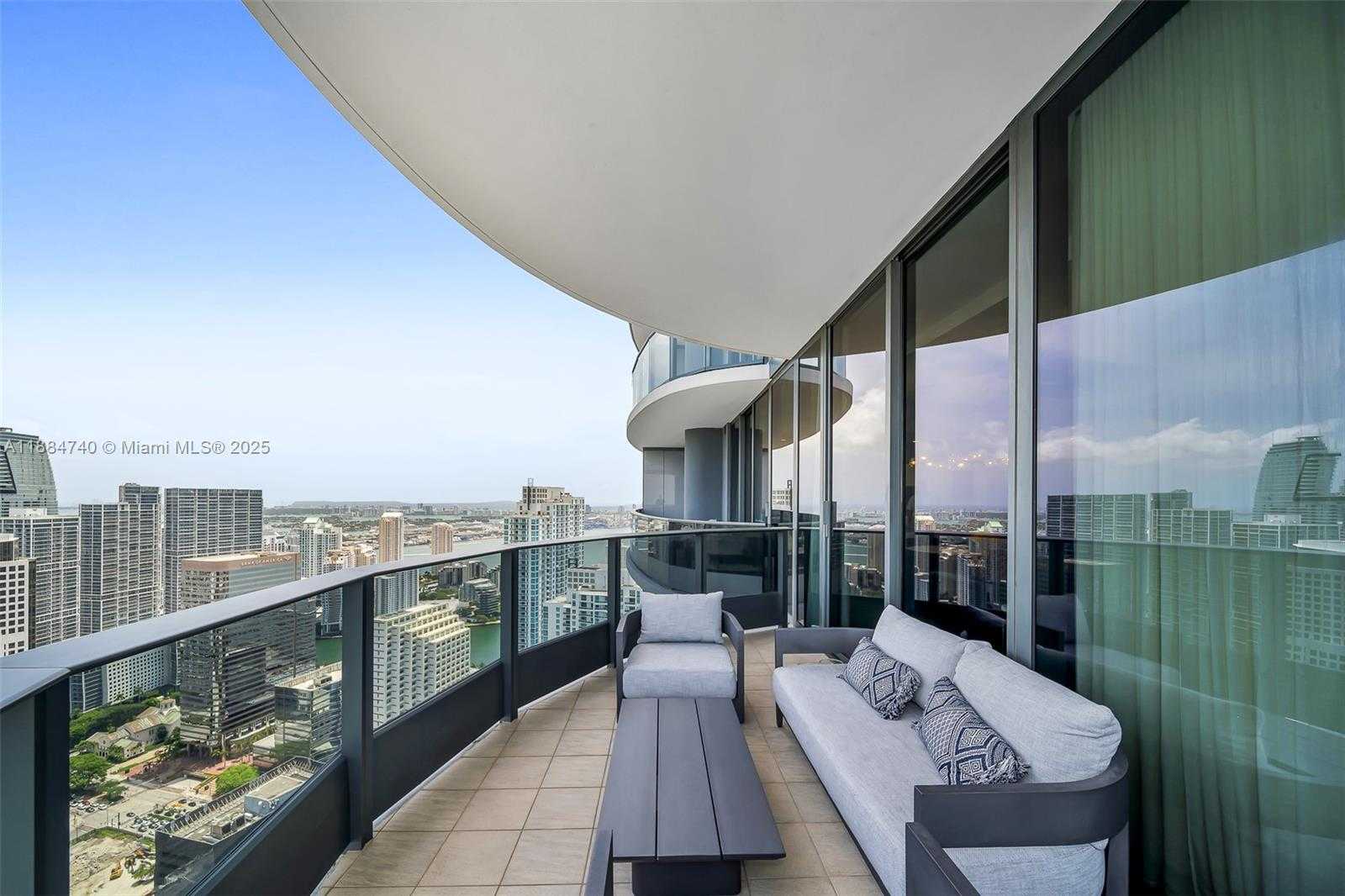 Small Image of 1000 BRICKELL PLZ #PH5807, Miami Number 34