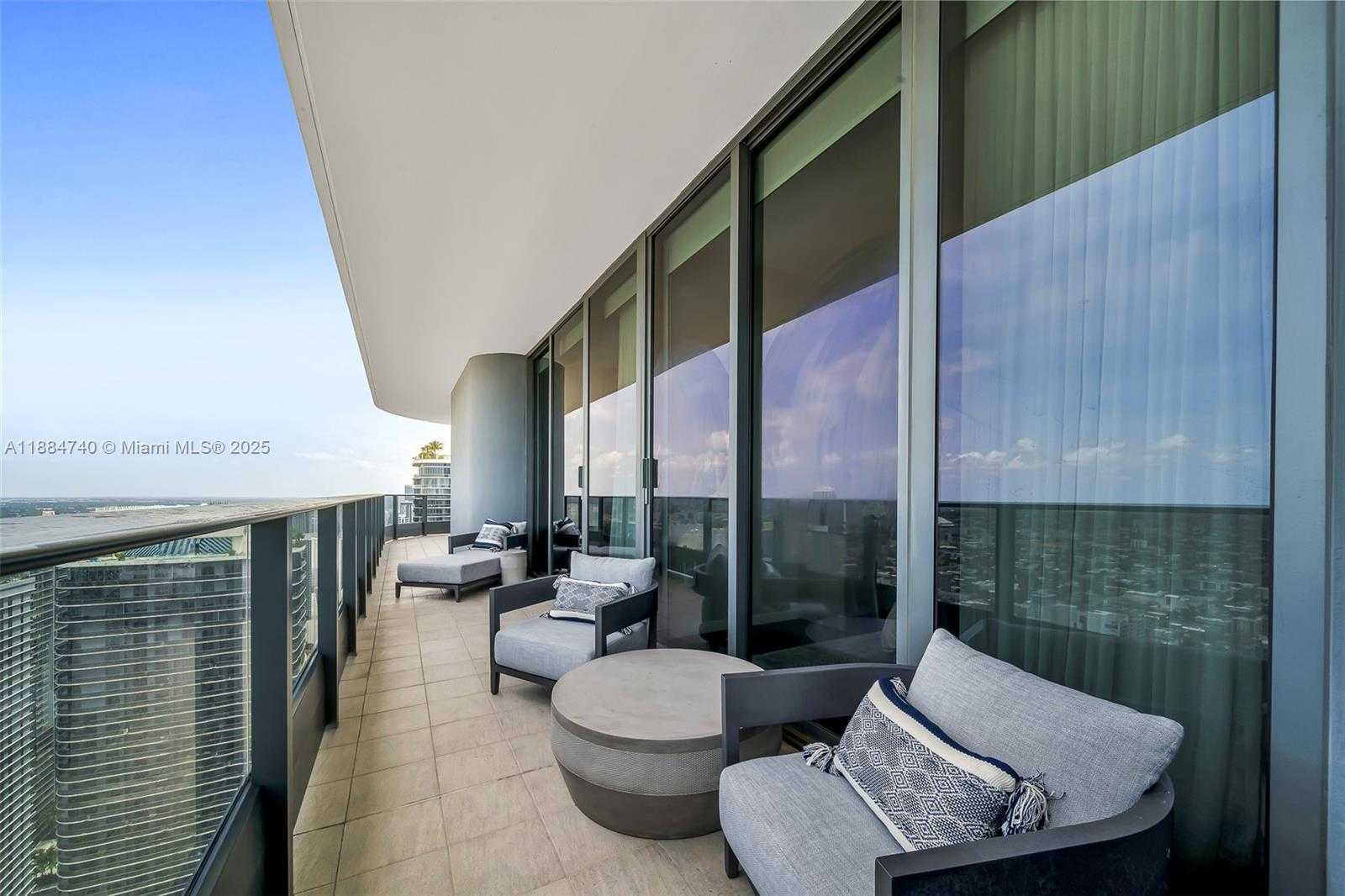 Small Image of 1000 BRICKELL PLZ #PH5807, Miami Number 5