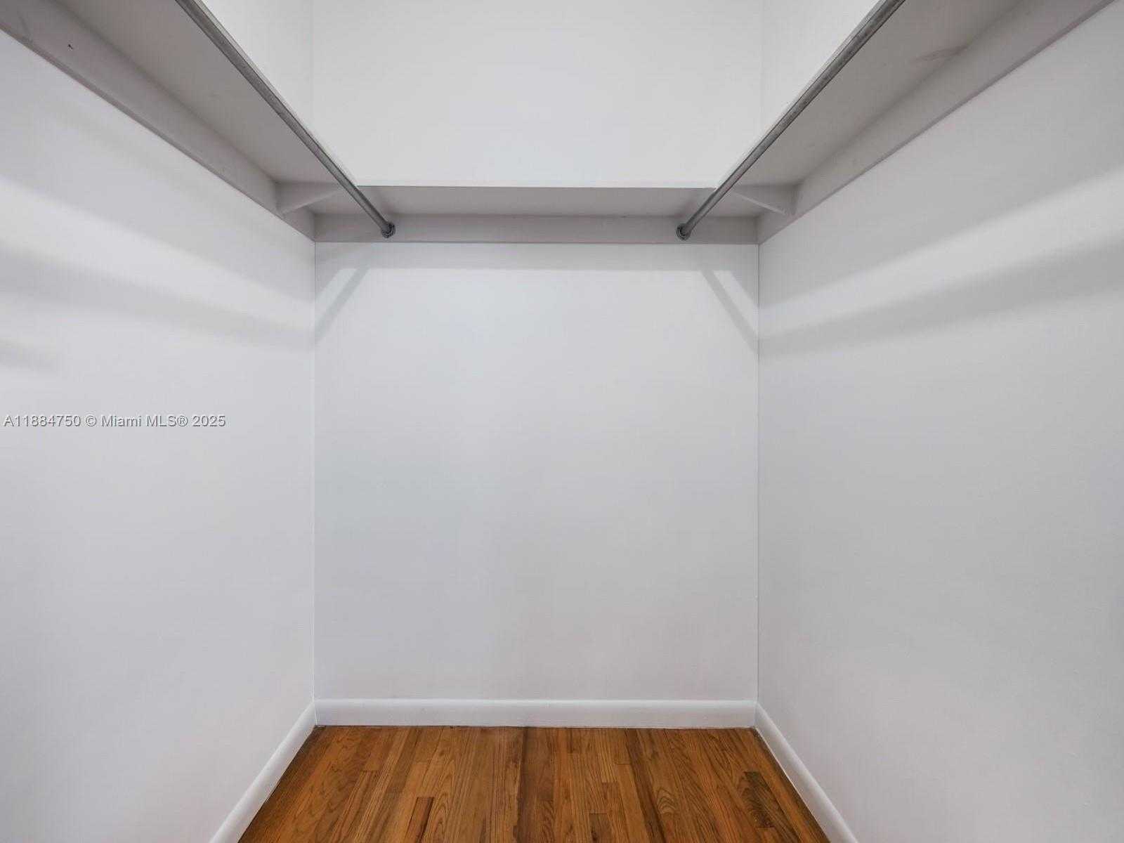 Small Image of 1018 MERIDIAN AVE #4, Miami Beach Number 11