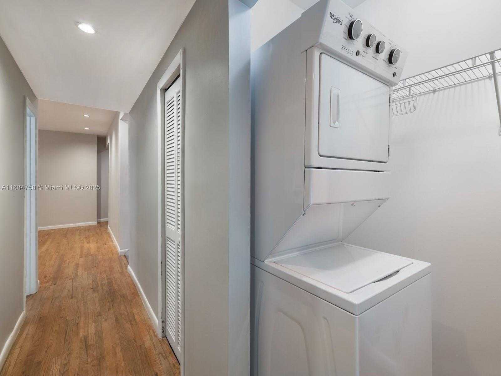 Small Image of 1018 MERIDIAN AVE #4, Miami Beach Number 14