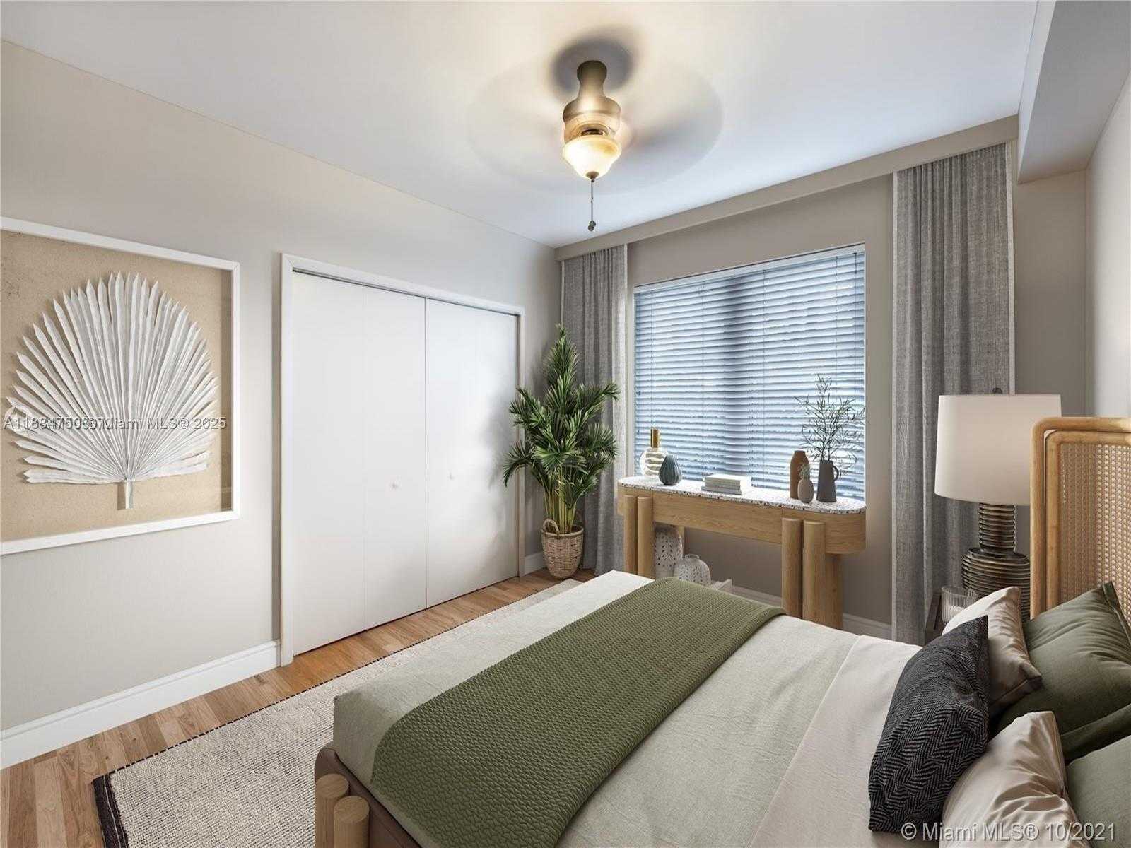 Small Image of 1018 MERIDIAN AVE #4, Miami Beach Number 3