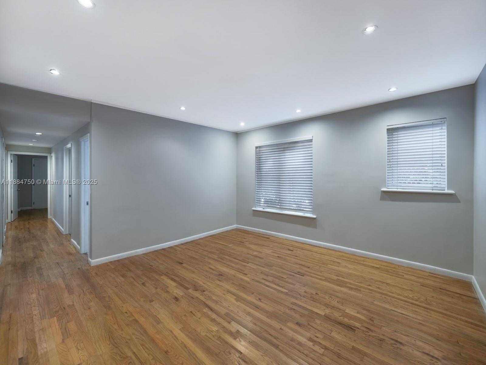 Small Image of 1018 MERIDIAN AVE #4, Miami Beach Number 6