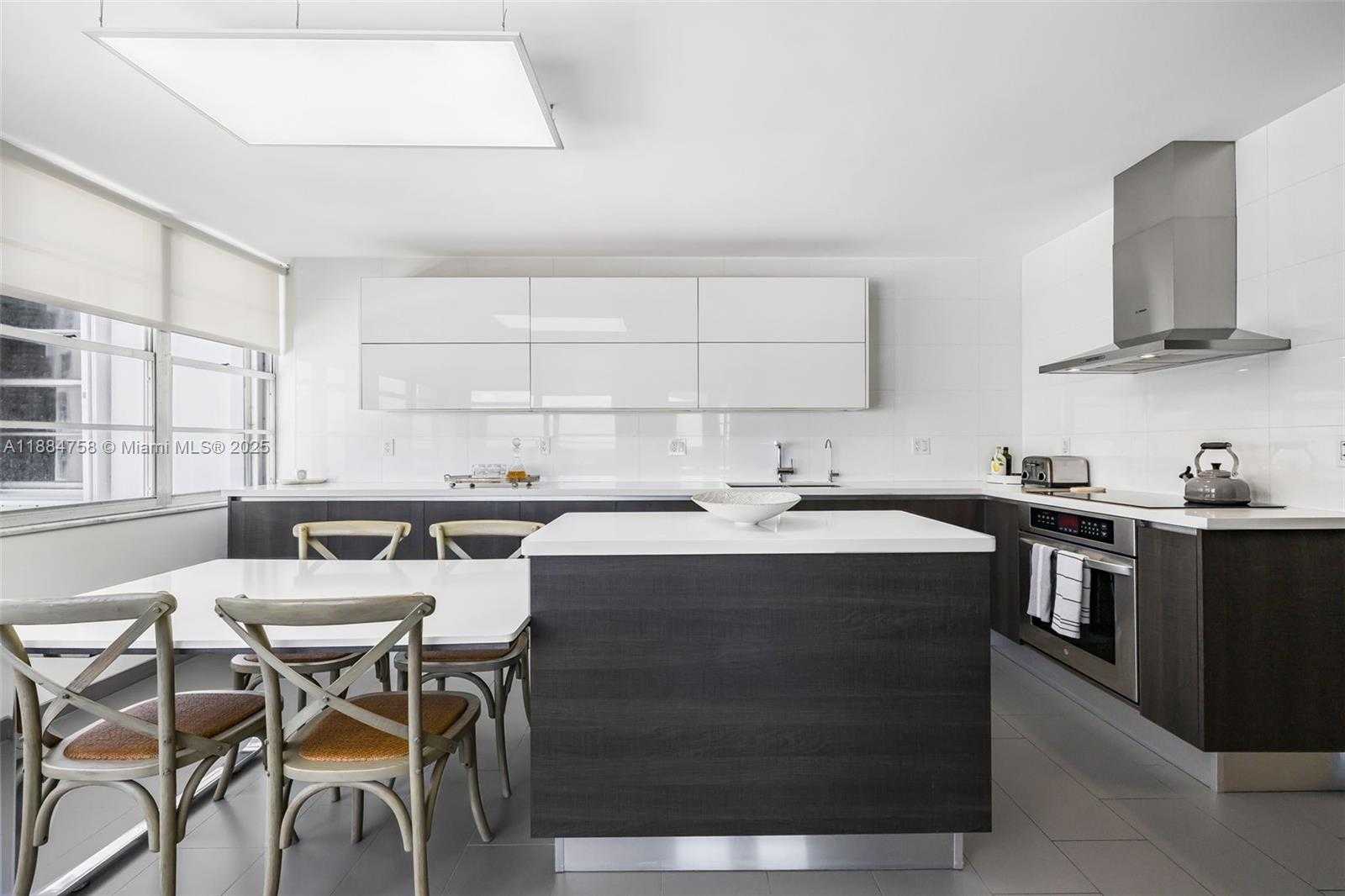 Small Image of 5660 COLLINS AVE #8D, Miami Beach Number 11