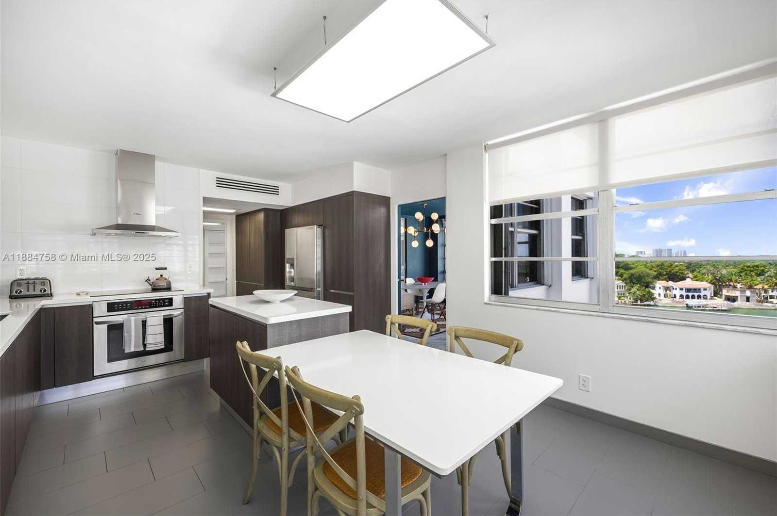 Small Image of 5660 COLLINS AVE #8D, Miami Beach Number 12
