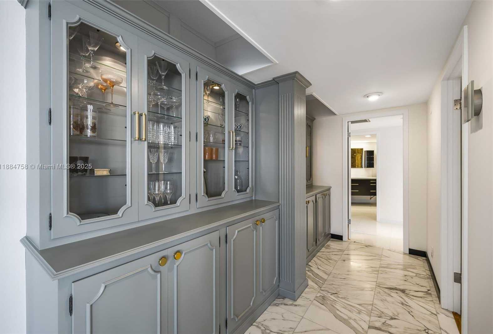 Small Image of 5660 COLLINS AVE #8D, Miami Beach Number 16