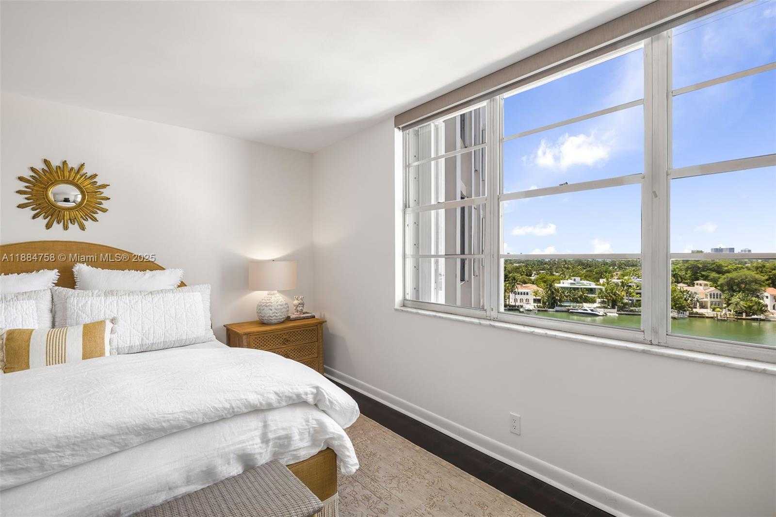 Small Image of 5660 COLLINS AVE #8D, Miami Beach Number 18
