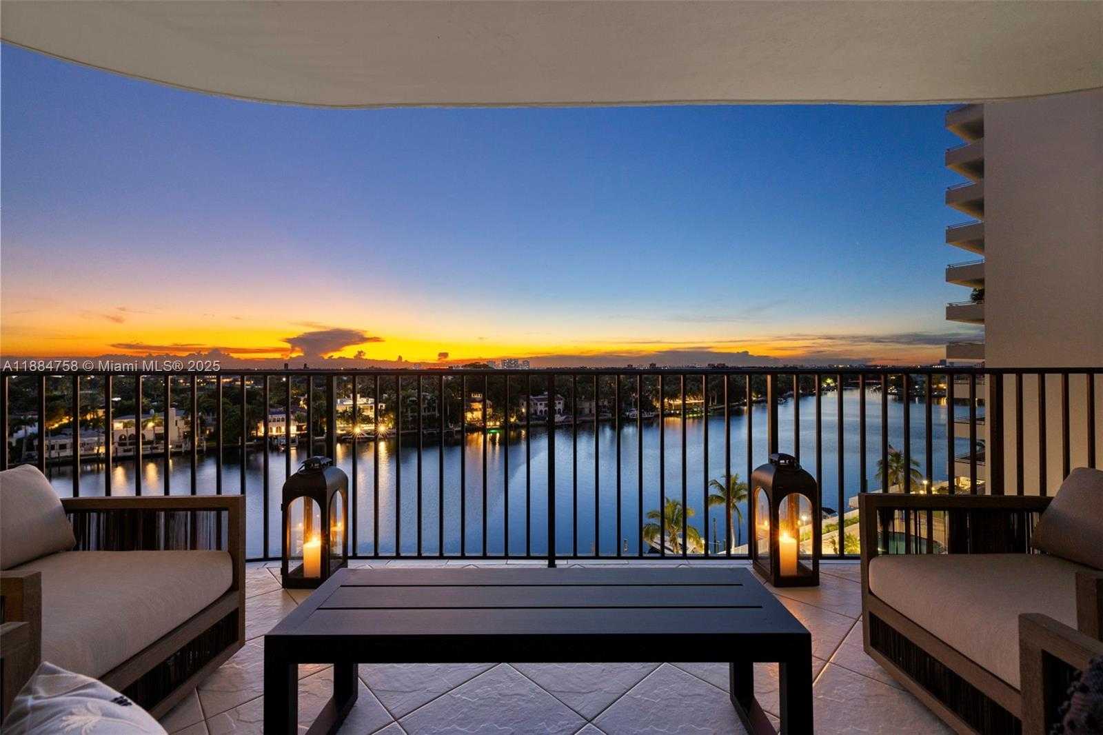 Small Image of 5660 COLLINS AVE #8D, Miami Beach Number 30