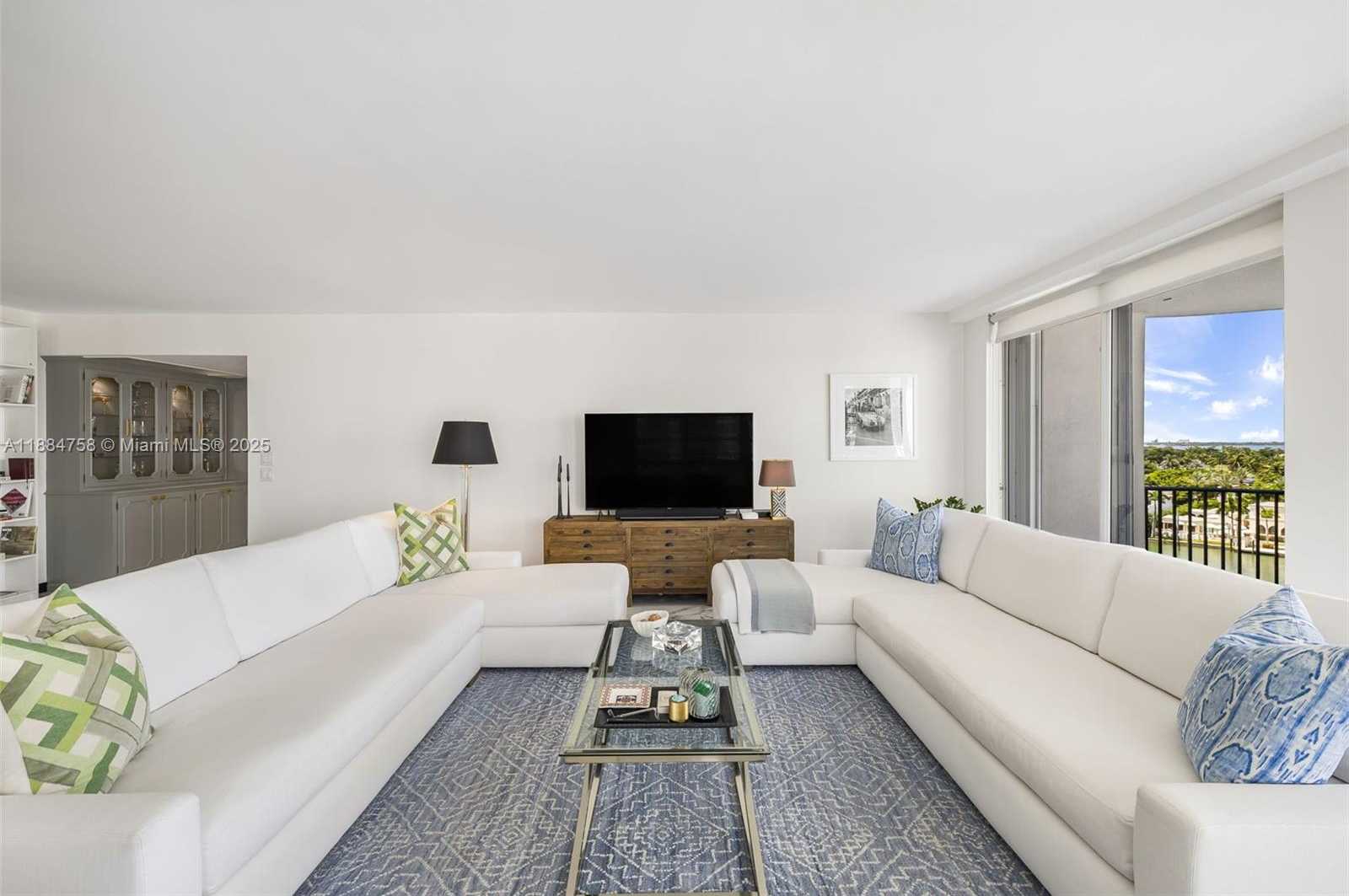 Small Image of 5660 COLLINS AVE #8D, Miami Beach Number 6