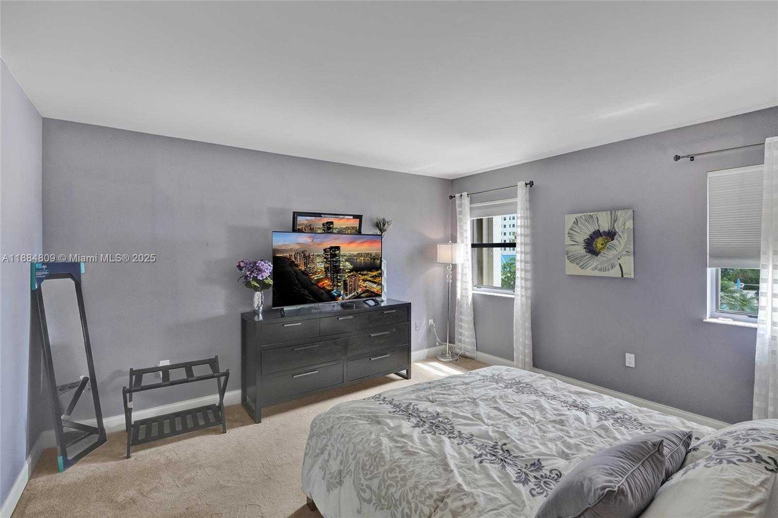 Small Image of 1201 SOUTH OCEAN DR #611N, Hollywood Number 23