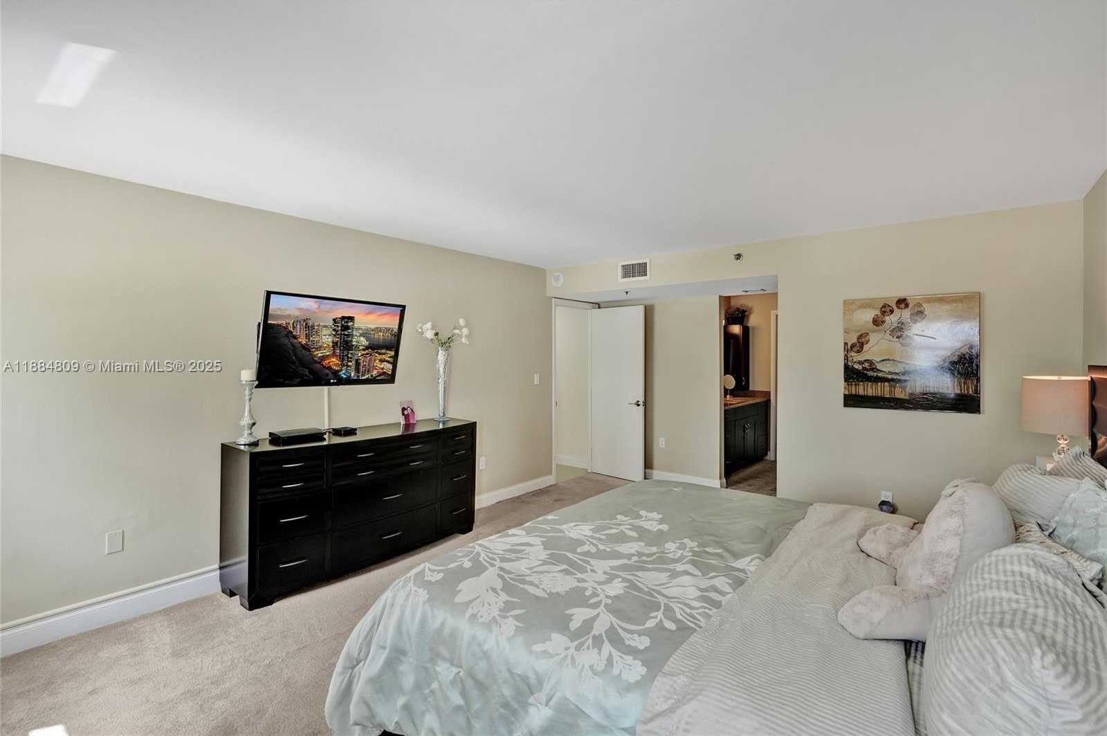 Small Image of 1201 SOUTH OCEAN DR #611N, Hollywood Number 26